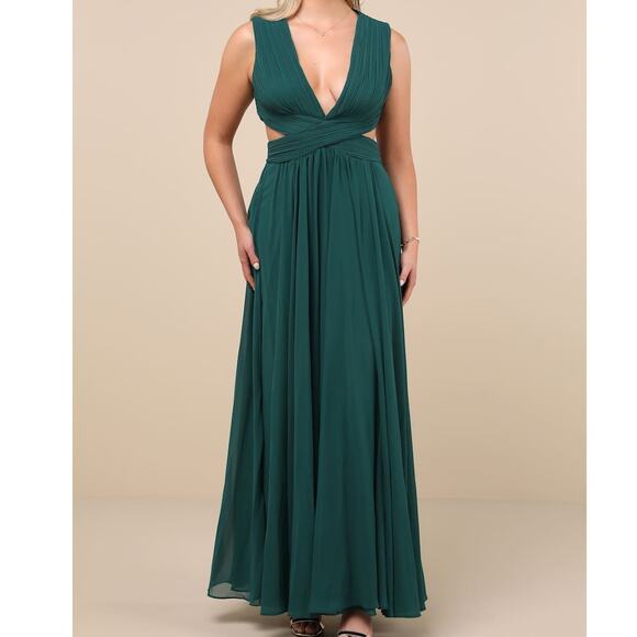 Lulus NWT Vivid Imagination Emerald Green Cutout Plunging Twirl Maxi Dress Large - Picture 1 of 10